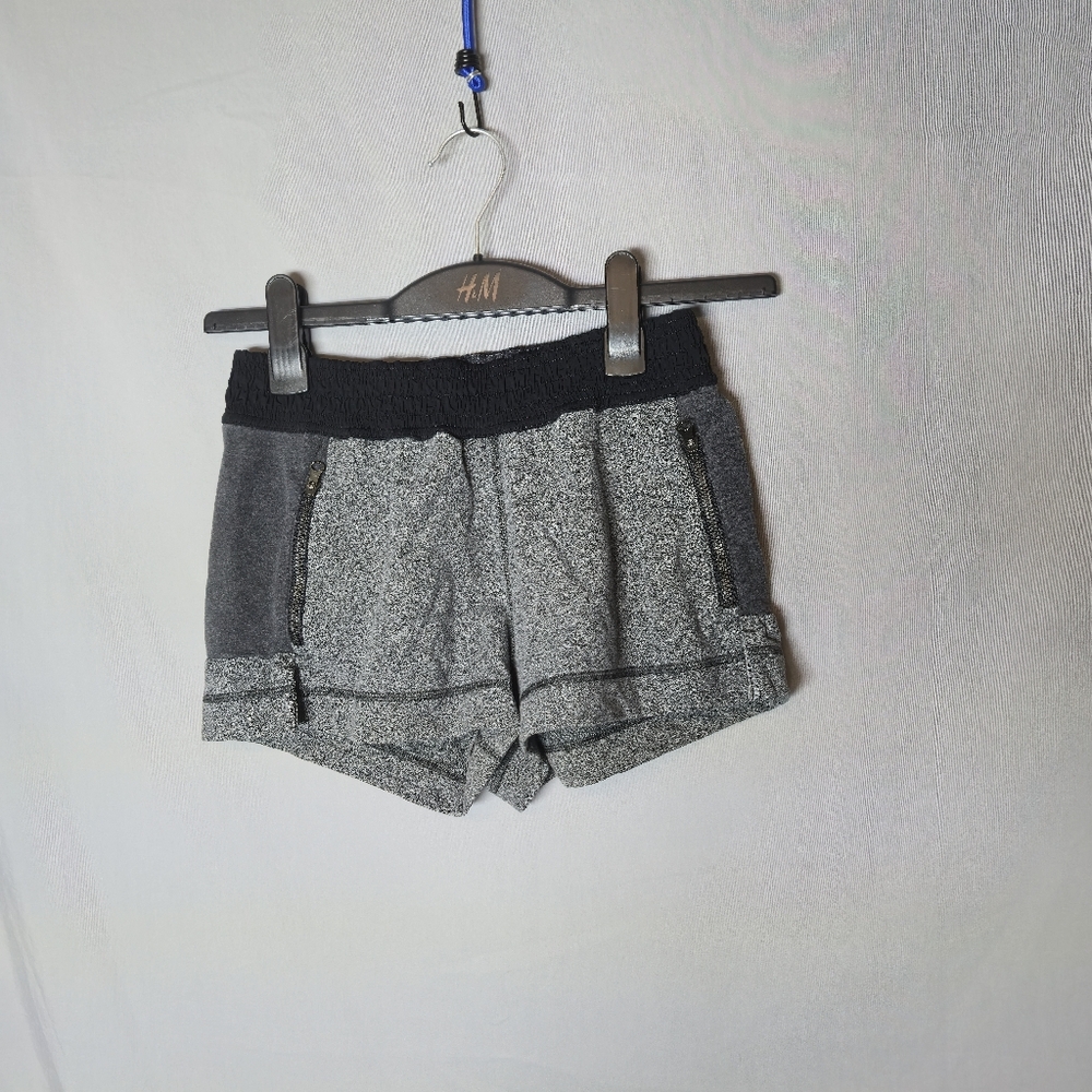 Lululemon Ladies Gray Black All In Short Size 4